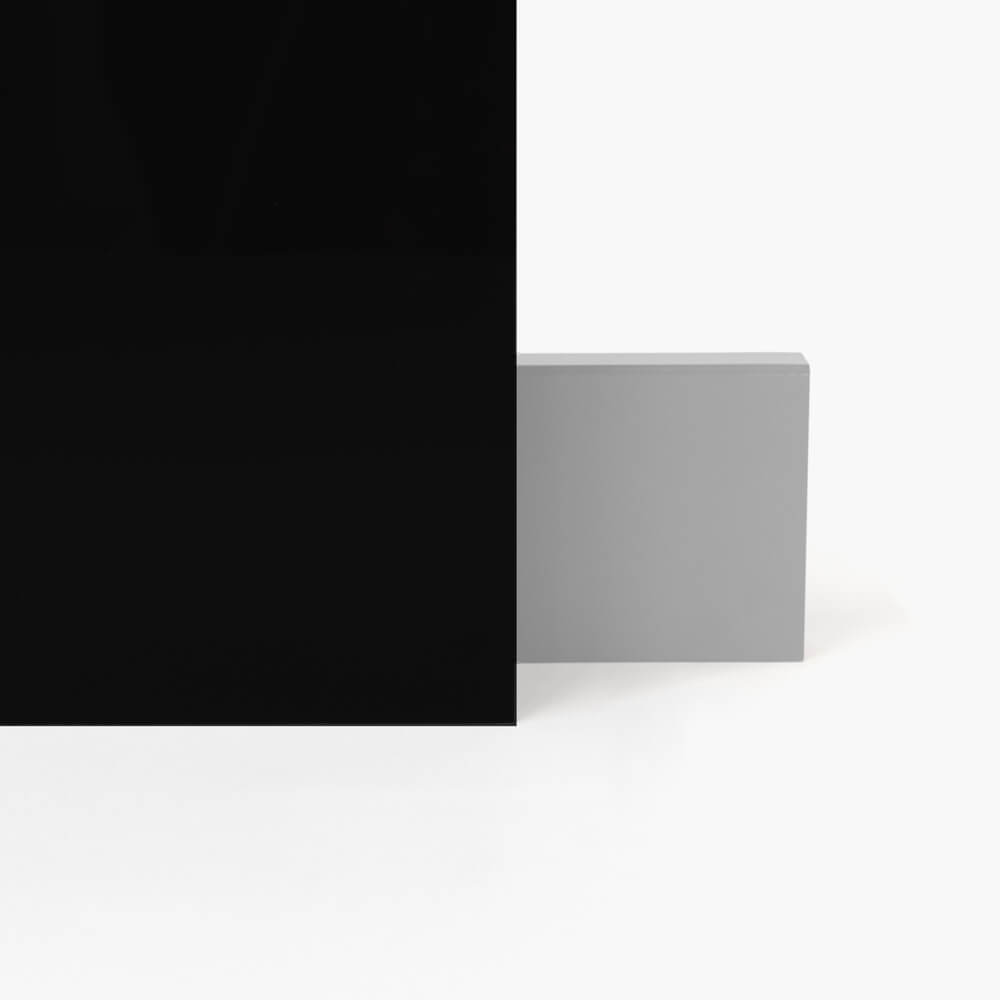 Schwarz